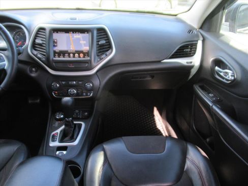 Used 2015 Jeep Cherokee Trailhawk w/ Comfort/Convenience Group image 14