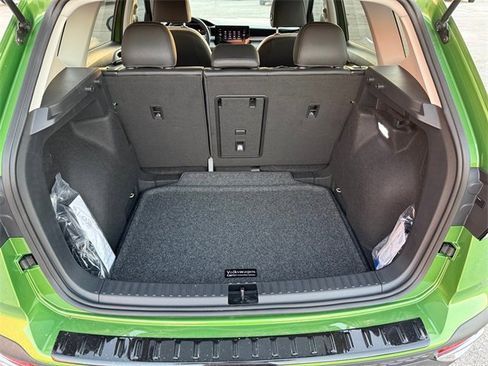 New 2025 Volkswagen Taos SE image 22