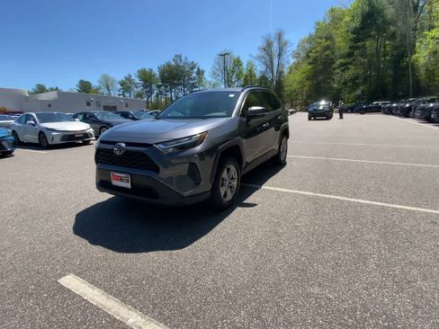 Used 2024 Toyota RAV4 XLE AWD/4WD image 8