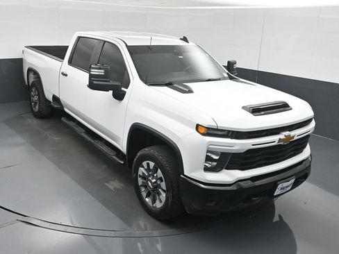 Used 2024 Chevrolet Silverado 2500 Custom w/ Custom Value Package AWD/4WD image 34