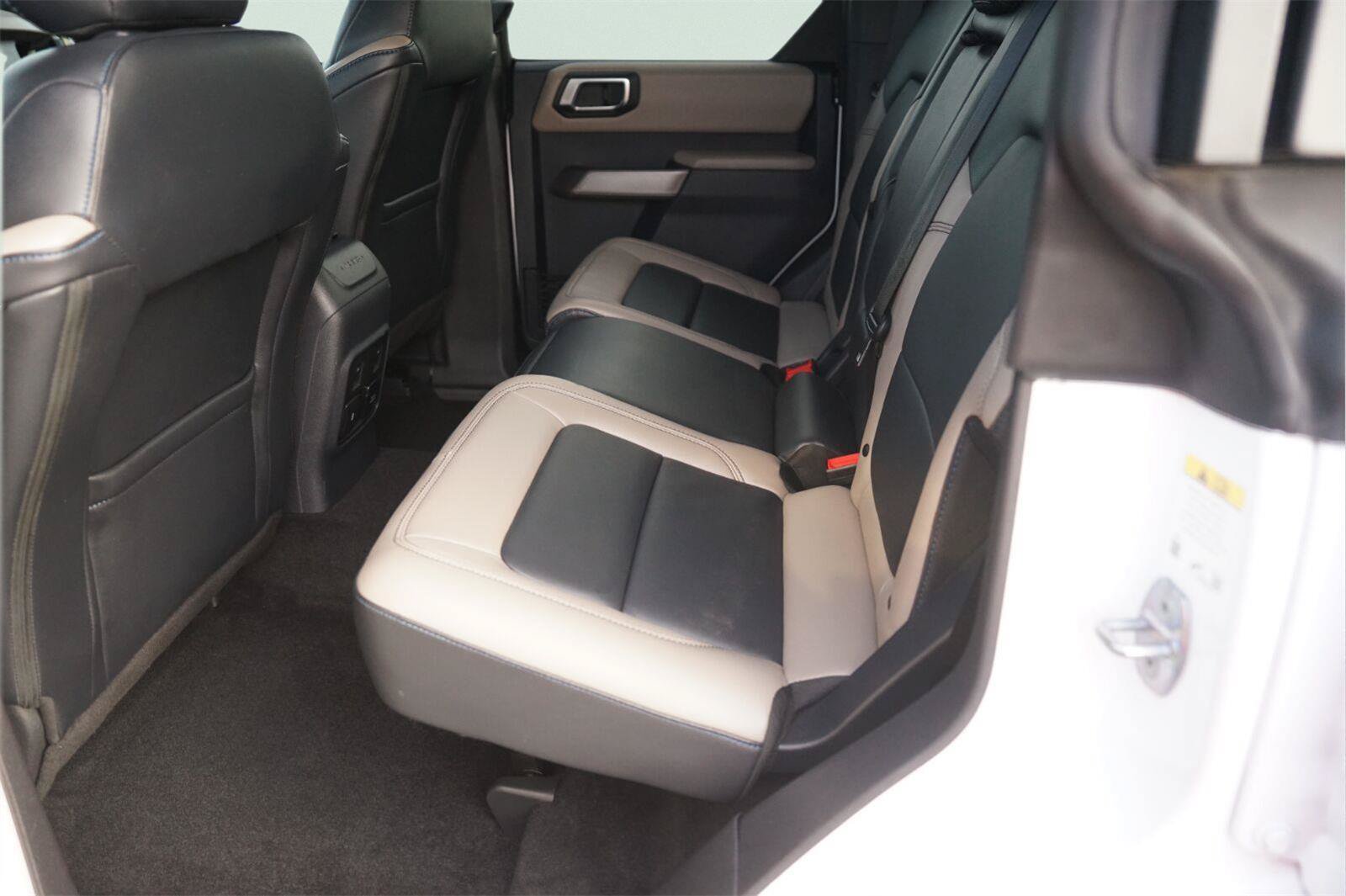 Used 2023 Ford Bronco Wildtrak AWD/4WD image 12