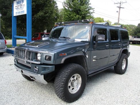 Used 2005 HUMMER H2 w/ Preferred Equipment Group AWD/4WD image 1