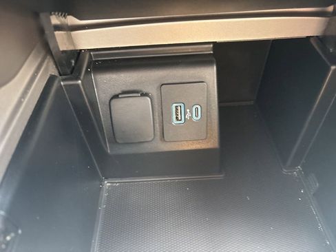 Used 2020 Ford Explorer Platinum w/ Premium Technology Package image 40