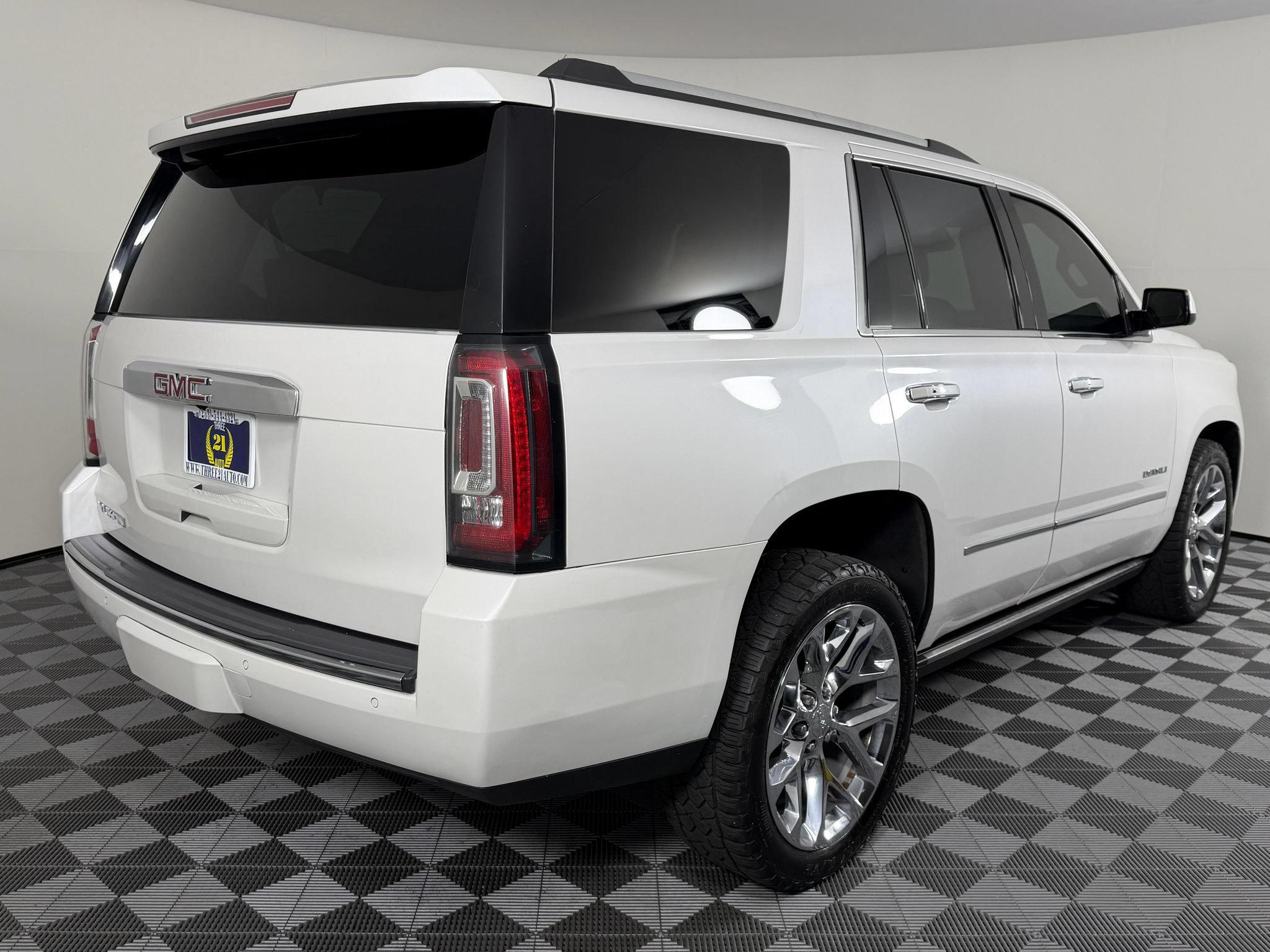 Used 2020 GMC Yukon Denali w/ Open Road Package AWD/4WD image 8