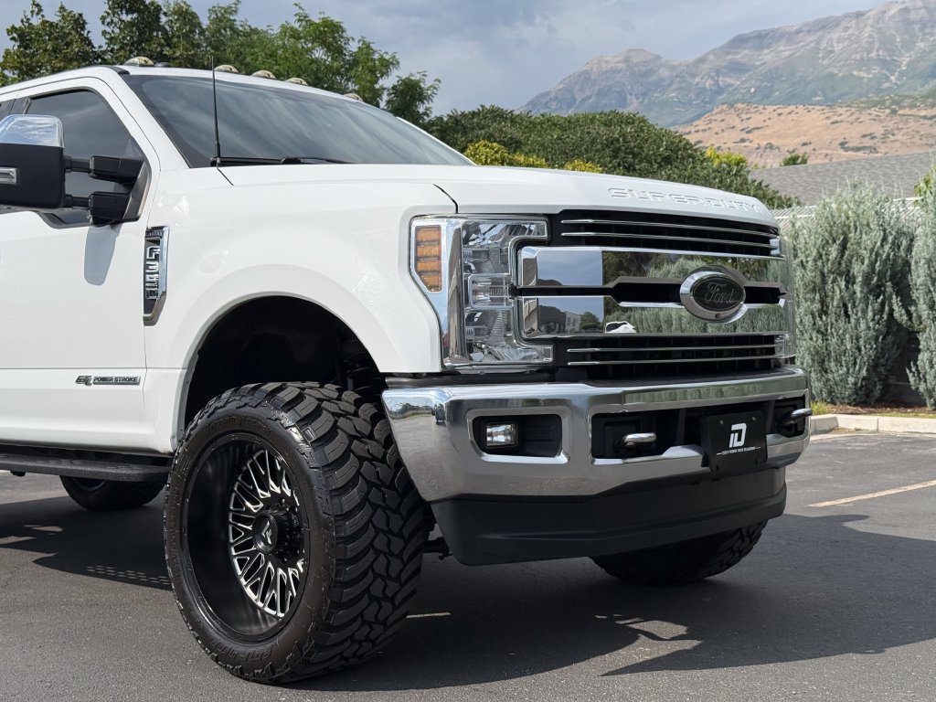 Used 2018 Ford F350 Lariat w/ Chrome Package AWD/4WD image 16