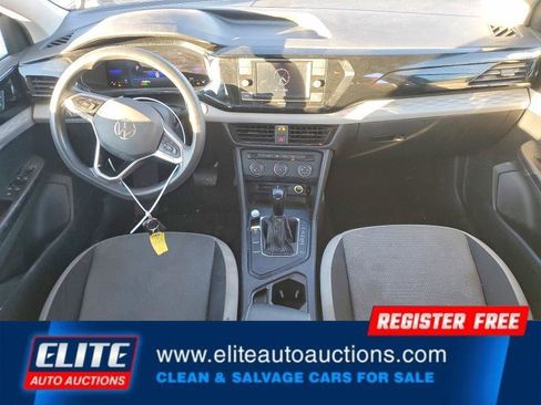 Used 2022 Volkswagen Taos S image 15