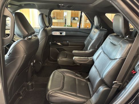 Used 2021 Ford Explorer ST w/ ST Street Pack AWD/4WD image 31