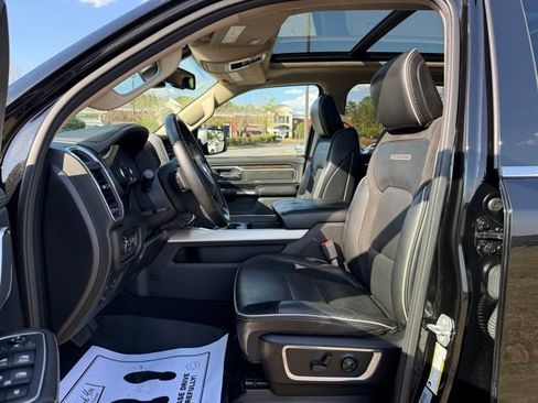 Used 2019 RAM 1500 Laramie AWD/4WD image 13