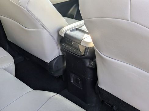 Used 2024 Toyota Grand Highlander XLE image 32