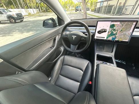Used 2021 Tesla Model Y Long Range AWD/4WD image 9