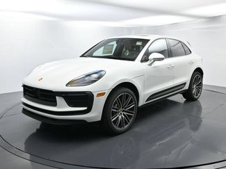 Certified 2025 Porsche Macan AWD/4WD video 1