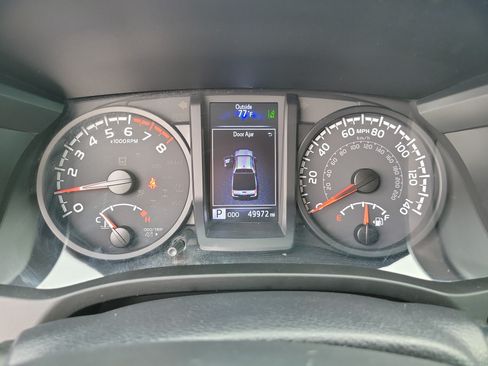 Used 2021 Toyota Tacoma SR AWD/4WD image 23