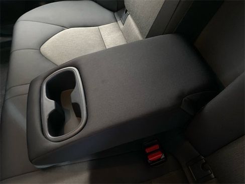 Used 2020 Toyota Camry LE image 23