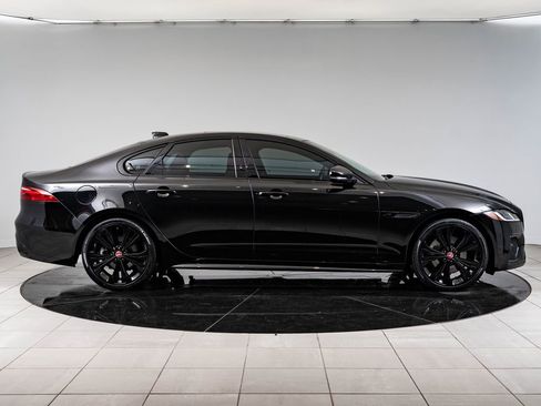 Used 2022 Jaguar XF R-Dynamic SE AWD/4WD image 11