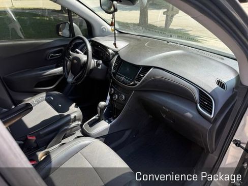 Used 2020 Chevrolet Trax LT w/ LT Convenience Package FWD image 8