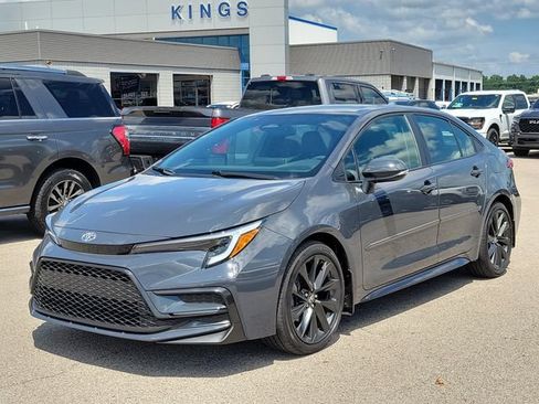 Used 2024 Toyota Corolla XSE FWD image 3