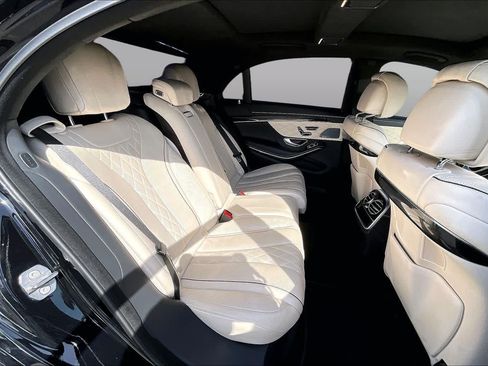 Used 2018 Mercedes-Benz S 560 Sedan image 19