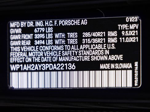 Certified 2023 Porsche Cayenne Turbo S AWD/4WD image 38