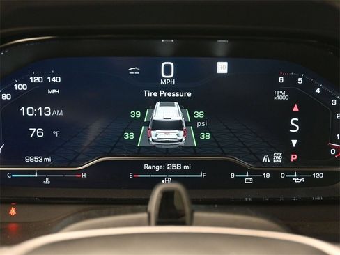 Used 2024 GMC Yukon XL Denali Ultimate image 9