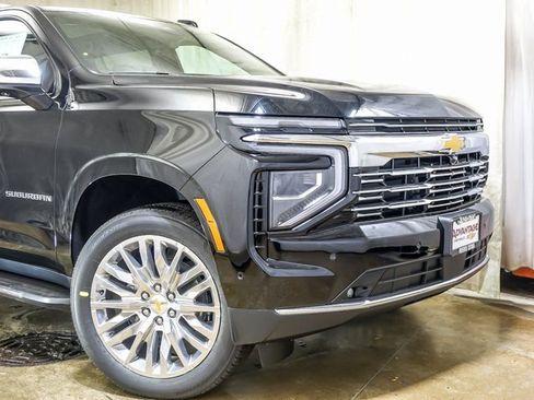New 2026 Chevrolet Suburban Premier image 3