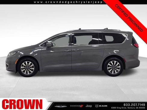 Certified 2021 Chrysler Pacifica Touring-L image 4