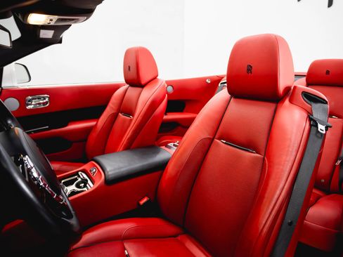 Used 2017 Rolls-Royce Dawn RWD image 46