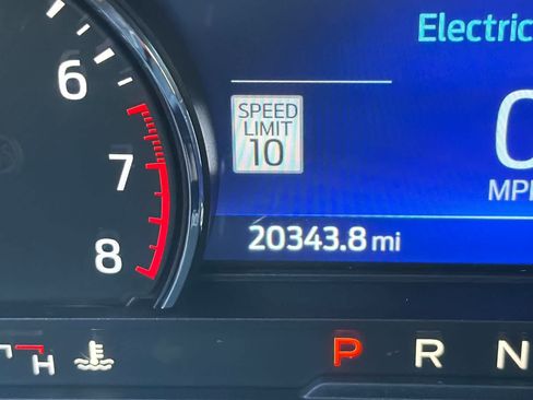 Used 2021 Ford Explorer Limited w/ Hybrid Equipment Group 310A AWD/4WD image 29