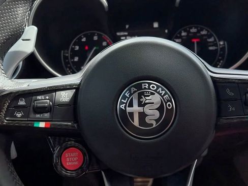 Used 2023 Alfa Romeo Giulia Veloce image 35