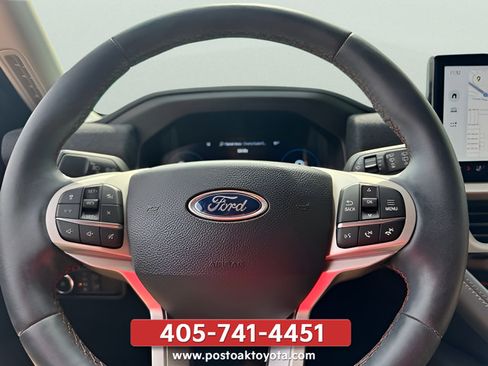 Used 2025 Ford Explorer Active w/ Active Comfort Package RWD image 13