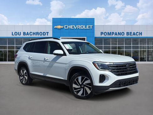 Used 2024 Volkswagen Atlas SE AWD/4WD image 1
