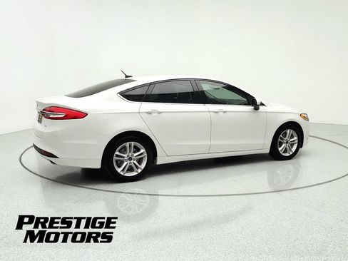Used 2018 Ford Fusion SE FWD image 8