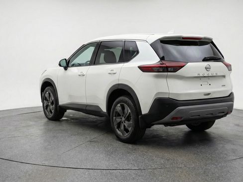 Used 2025 Nissan Rogue SV AWD/4WD image 6