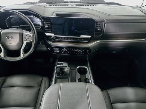 Used 2024 Chevrolet Silverado 1500 LT Trail Boss w/ Convenience Package II AWD/4WD image 18
