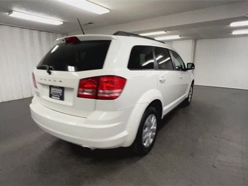 Used 2016 Dodge Journey SE w/ Flexible Seating Group image 8