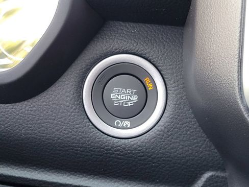 New 2026 RAM 1500 4x4 Crew Cab image 11