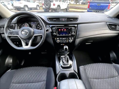 Used 2019 Nissan Rogue SV image 21