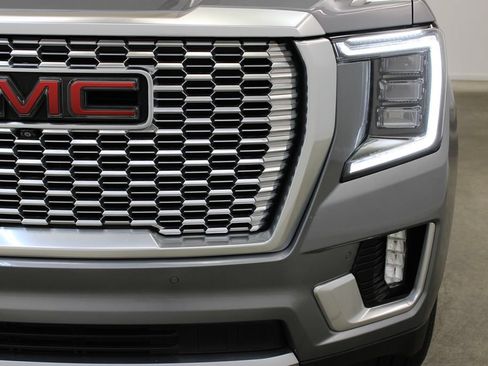 Used 2021 GMC Yukon XL Denali w/ LPO, Illumination Package AWD/4WD image 8