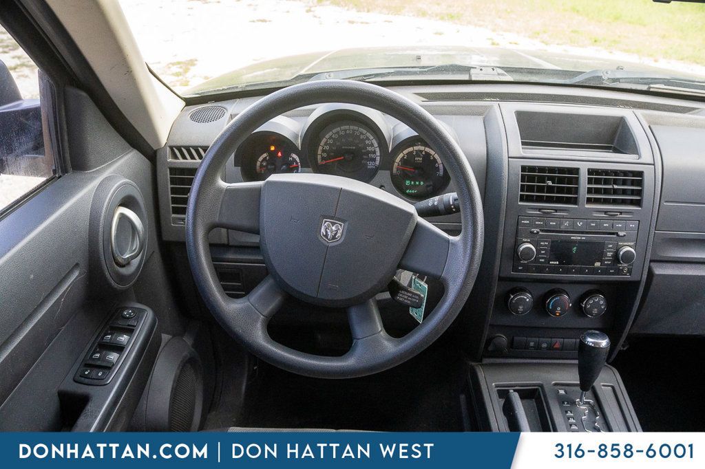 Used 2007 Dodge Nitro SXT RWD image 5