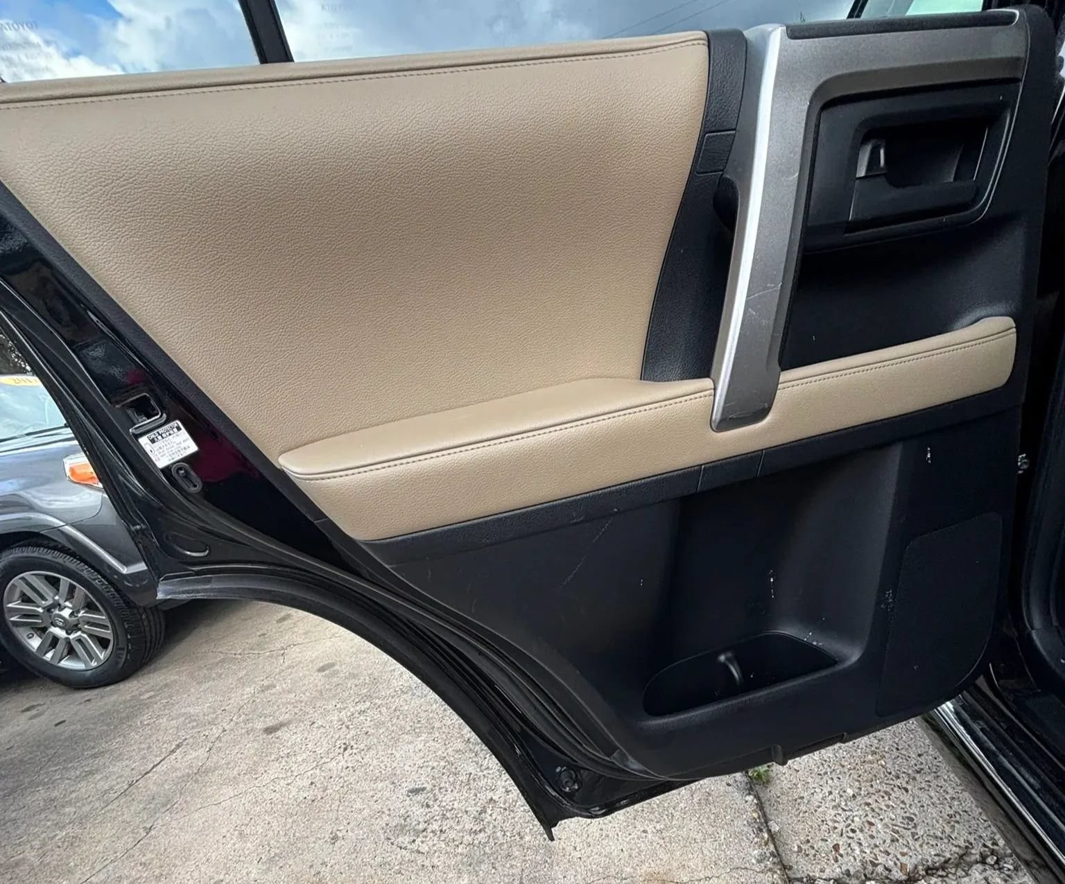 Used 2011 Toyota 4Runner SR5 w/ Convenience Pkg RWD image 18