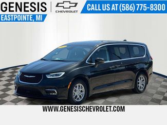 Used 2023 Chrysler Pacifica Touring-L FWD video 1