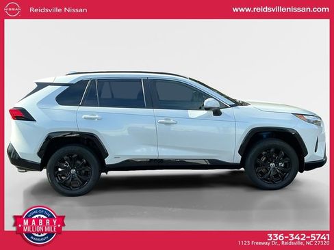 Used 2024 Toyota RAV4 SE image 6