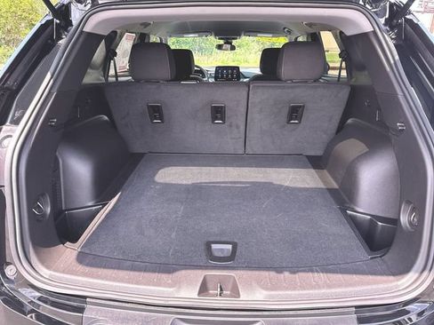 Used 2025 Chevrolet Blazer LT AWD/4WD image 24