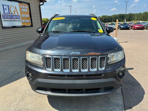 Used 2014 Jeep Compass FWD image 2