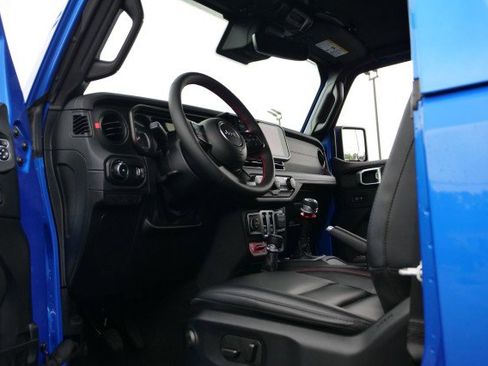 Used 2024 Jeep Wrangler Rubicon AWD/4WD image 27