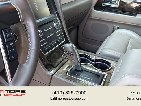 Used 2015 Lincoln Navigator 4WD image 11
