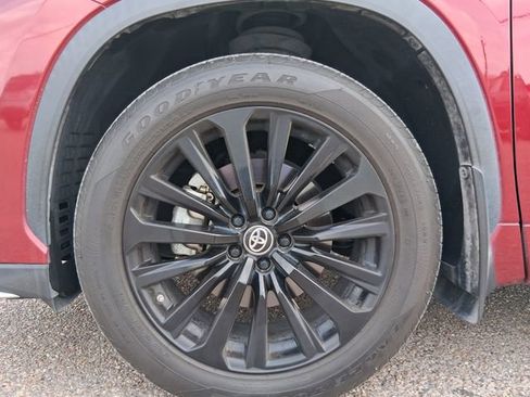 Used 2024 Toyota Highlander XSE FWD image 19