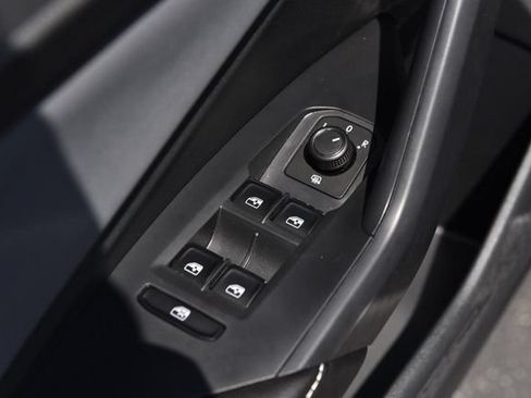 New 2026 Volkswagen Jetta SE FWD image 8