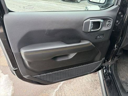 Certified 2025 Jeep Wrangler Unlimited Sahara AWD/4WD image 6