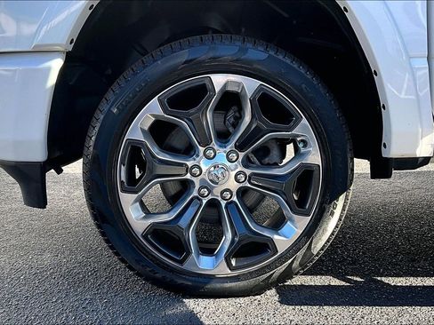 Used 2022 RAM 1500 Limited w/ Body-Colour Bumper Group image 32