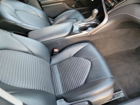 Used 2021 Toyota Camry SE FWD image 21